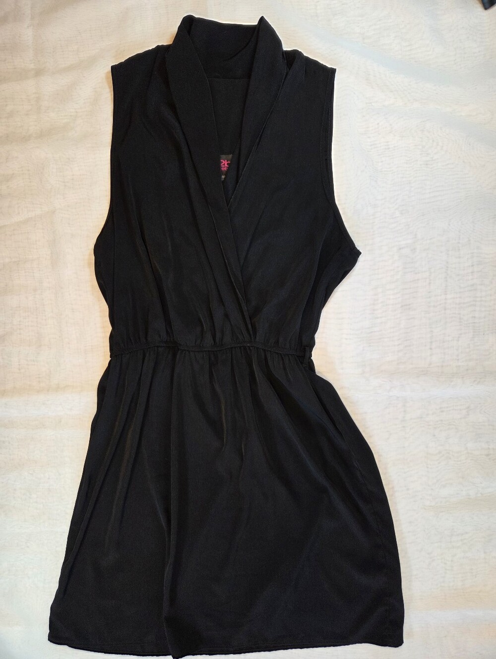 2b Bebe Black Sleeveless V-Neck Wrap Dress